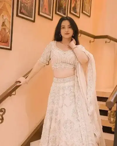 Escort Service In Mahalaxmi